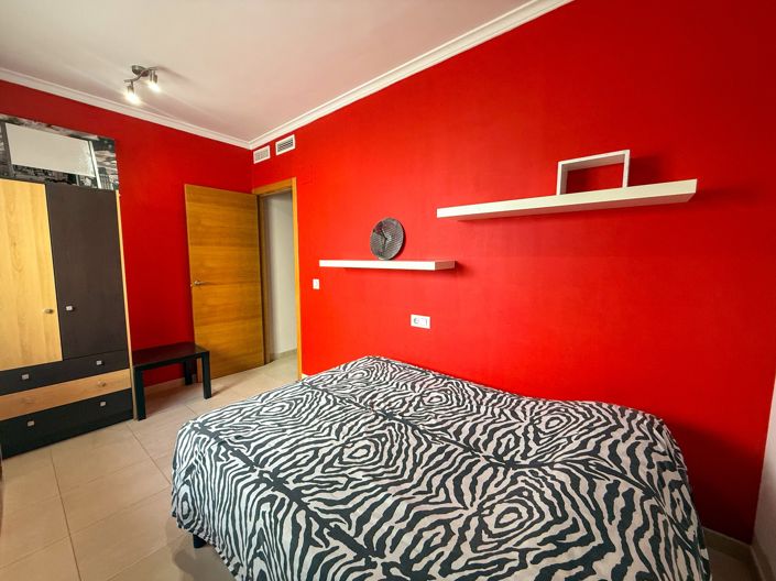 Image No.18-3 Bed Property for sale