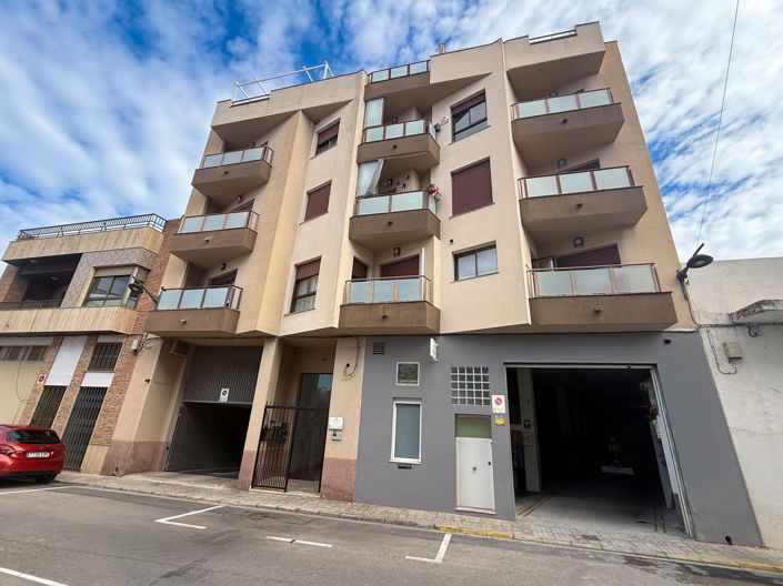 Image No.2-3 Bed Property for sale