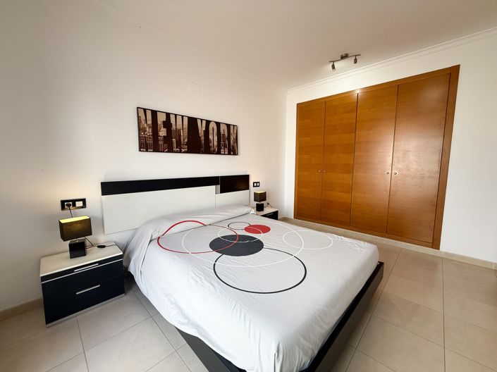 Image No.23-3 Bed Property for sale