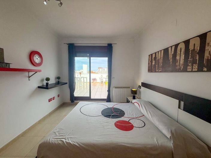 Image No.25-3 Bed Property for sale