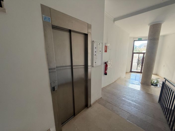 Image No.27-3 Bed Property for sale