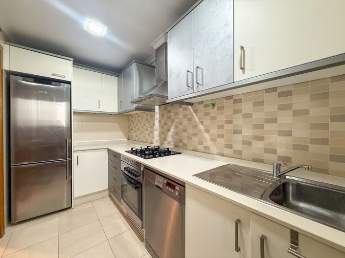 Image No.9-3 Bed Property for sale