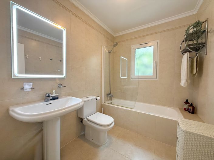 Image No.6-3 Bed Villa for sale