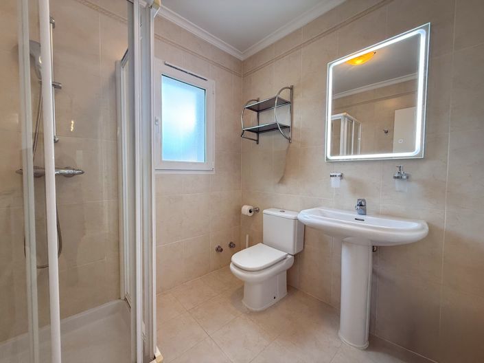 Image No.9-3 Bed Villa for sale