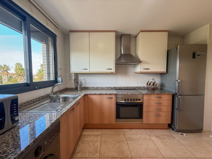 Image No.10-2 Bed Property for sale