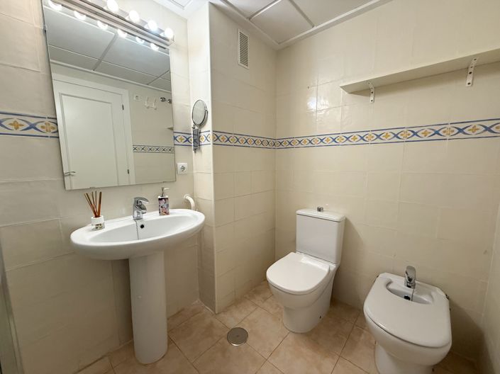 Image No.20-2 Bed Property for sale