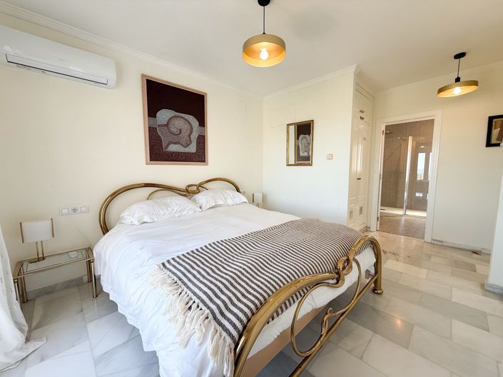 Image No.15-3 Bed Villa for sale