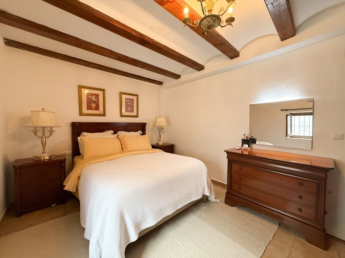 Image No.16-3 Bed Townhouse for sale