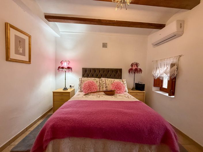 Image No.19-3 Bed Townhouse for sale