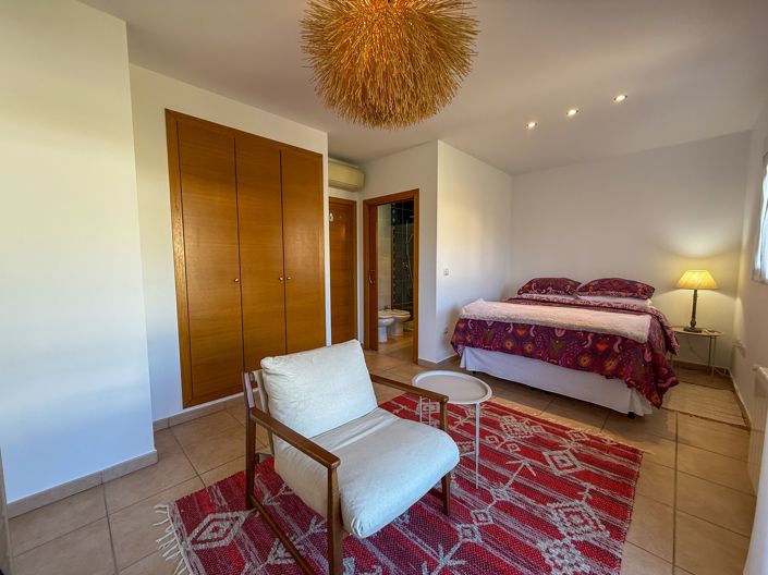 Image No.14-3 Bed Townhouse for sale