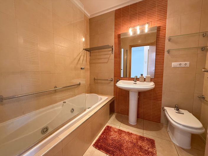 Image No.18-3 Bed Townhouse for sale