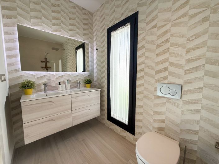 Image No.12-5 Bed Villa for sale