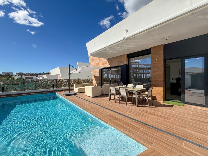 Image No.2-5 Bed Villa for sale