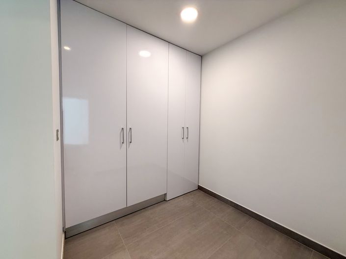 Image No.28-5 Bed Villa for sale