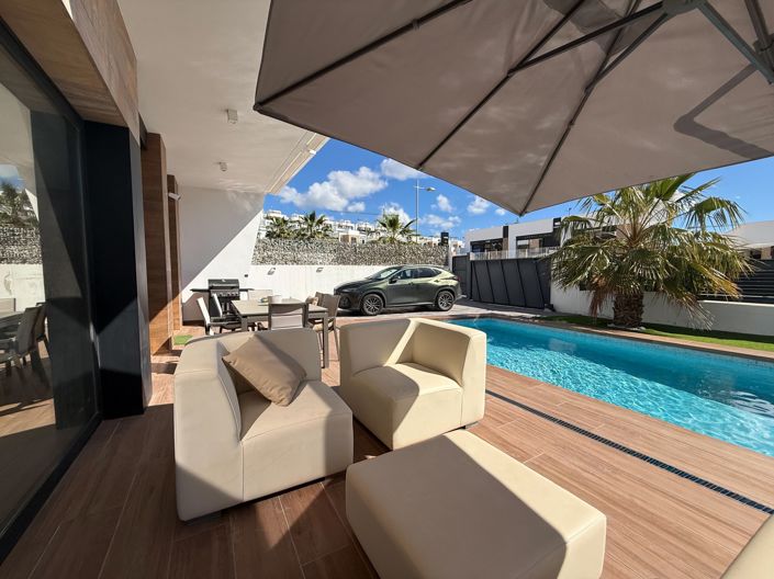 Image No.3-5 Bed Villa for sale