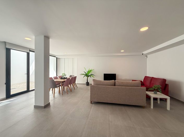 Image No.30-5 Bed Villa for sale