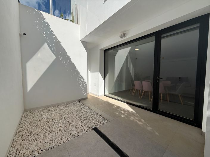 Image No.34-5 Bed Villa for sale