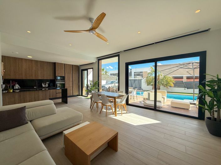 Image No.4-5 Bed Villa for sale