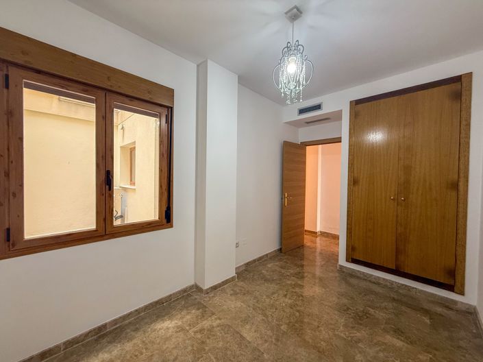 Image No.11-2 Bed Property for sale