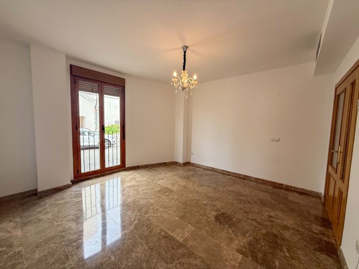 Image No.2-2 Bed Property for sale