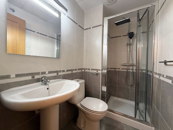 Image No.5-2 Bed Property for sale