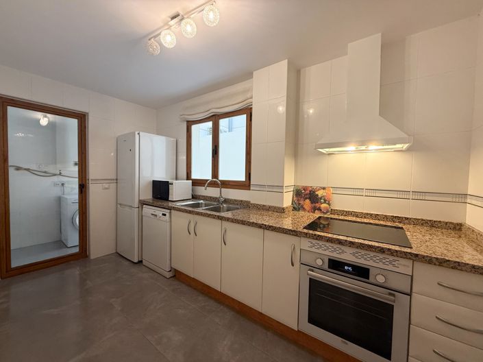 Image No.6-2 Bed Property for sale