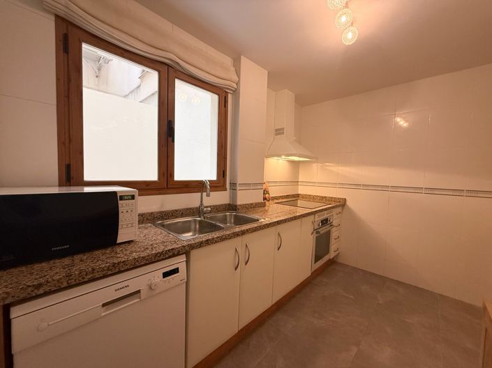 Image No.8-2 Bed Property for sale