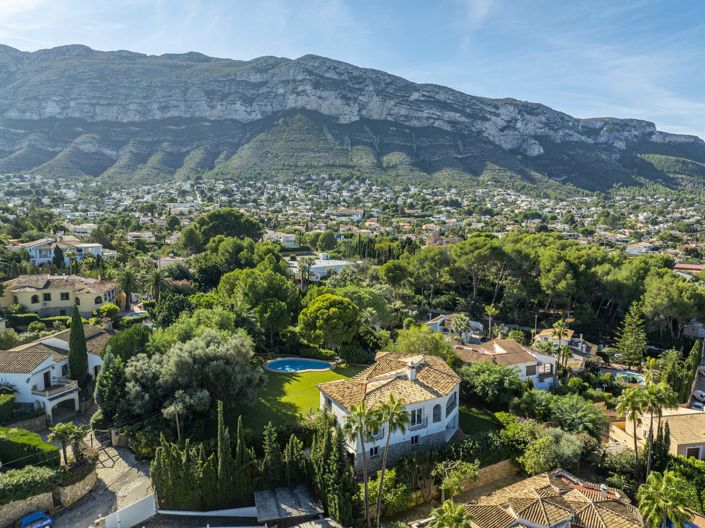 Image No.2-4 Bed Villa for sale