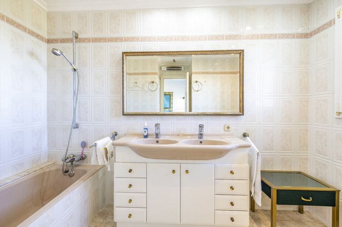 Image No.24-4 Bed Villa for sale