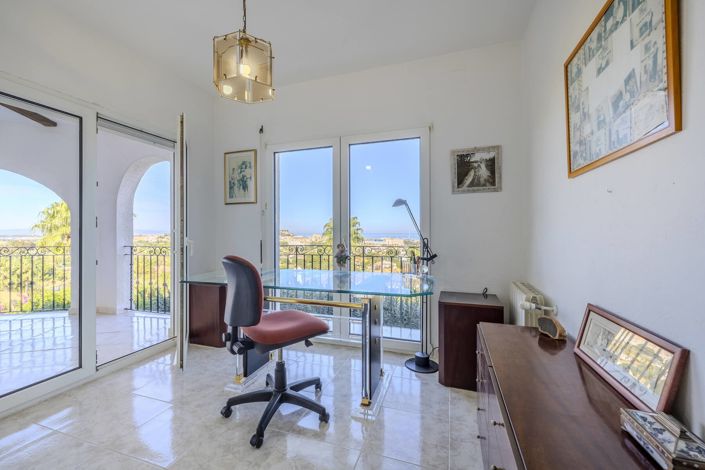 Image No.25-4 Bed Villa for sale