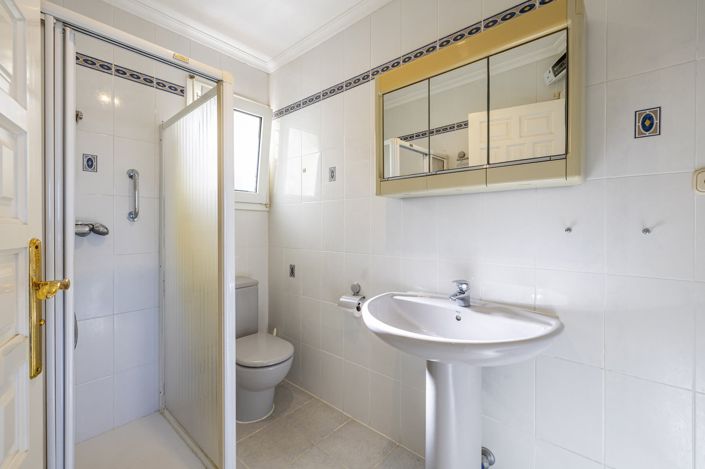 Image No.26-4 Bed Villa for sale