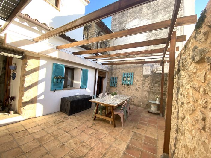 Image No.10-4 Bed Townhouse for sale