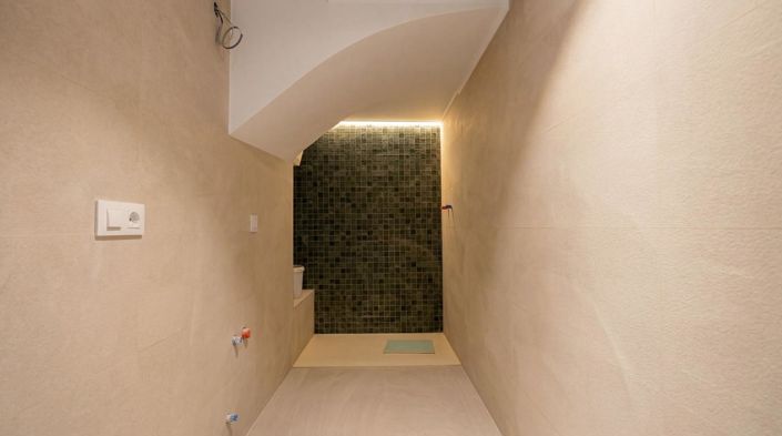 Image No.16-4 Bed Townhouse for sale