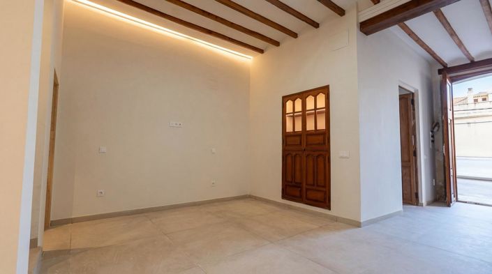 Image No.8-4 Bed Townhouse for sale