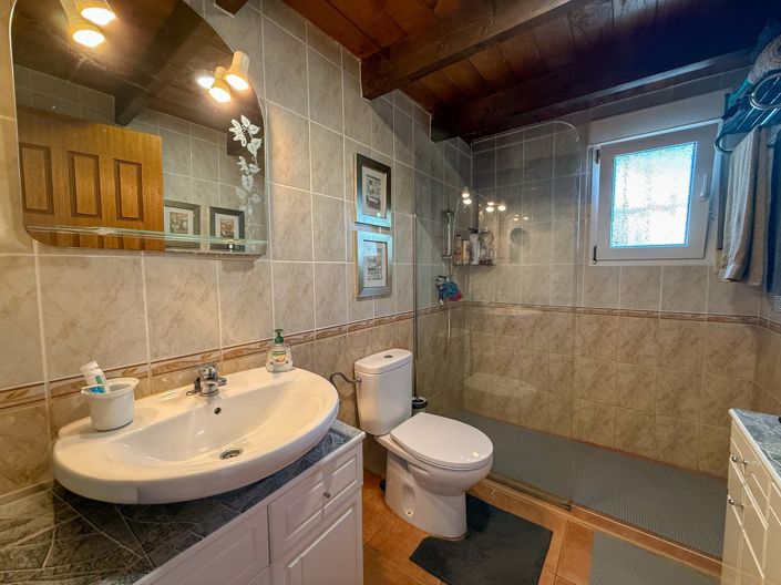 Image No.10-2 Bed Townhouse for sale