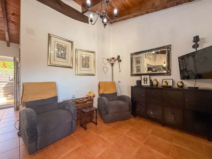 Image No.14-2 Bed Townhouse for sale