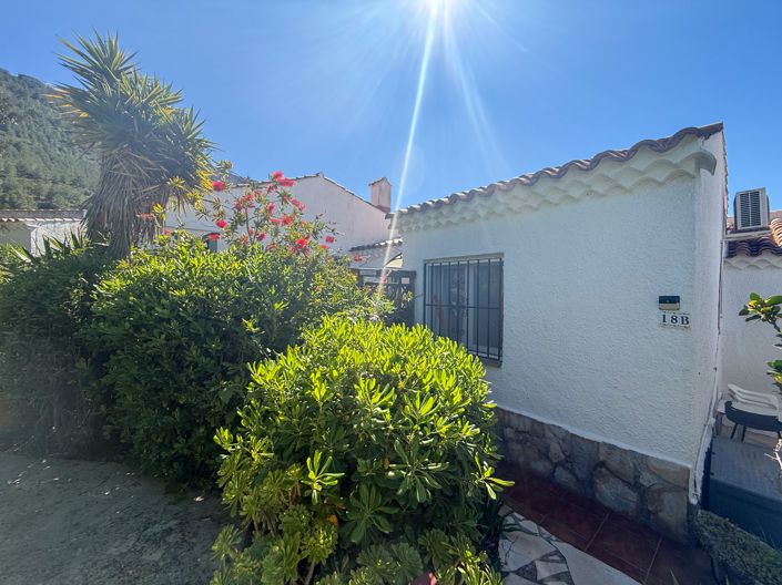 Image No.22-2 Bed Townhouse for sale