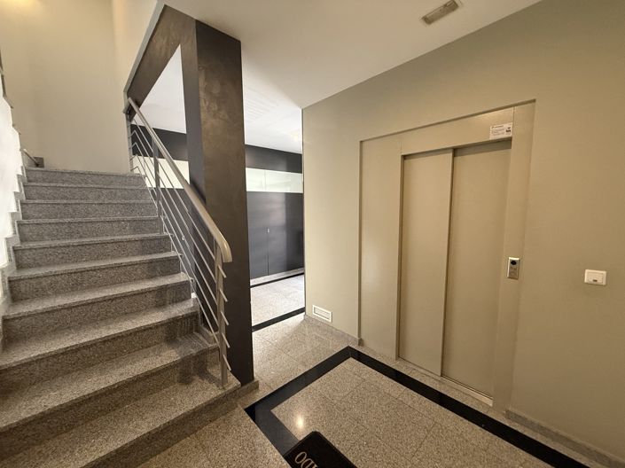 Image No.21-3 Bed Apartment for sale