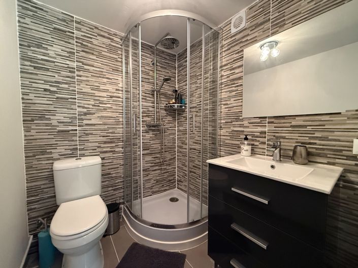 Image No.32-5 Bed Villa for sale