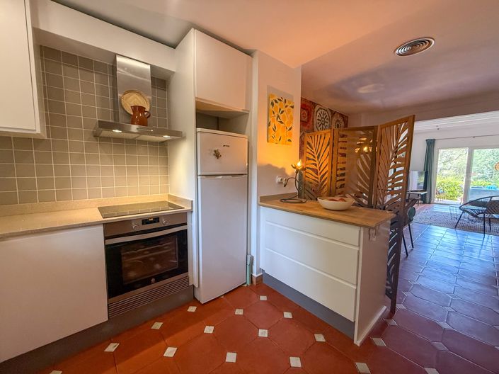 Image No.10-2 Bed Townhouse for sale