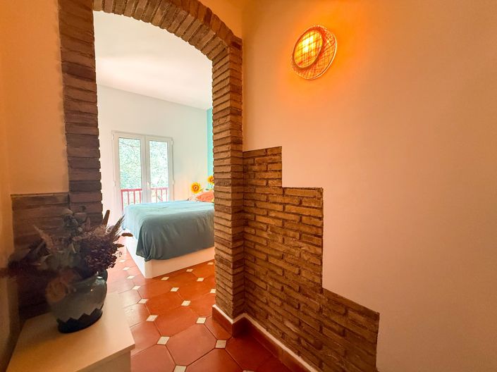 Image No.20-2 Bed Townhouse for sale