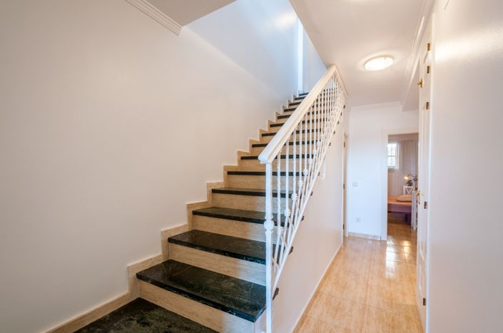 Image No.19-3 Bed Apartment for sale