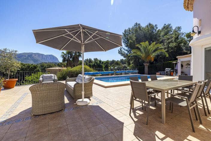 Image No.2-4 Bed Villa for sale