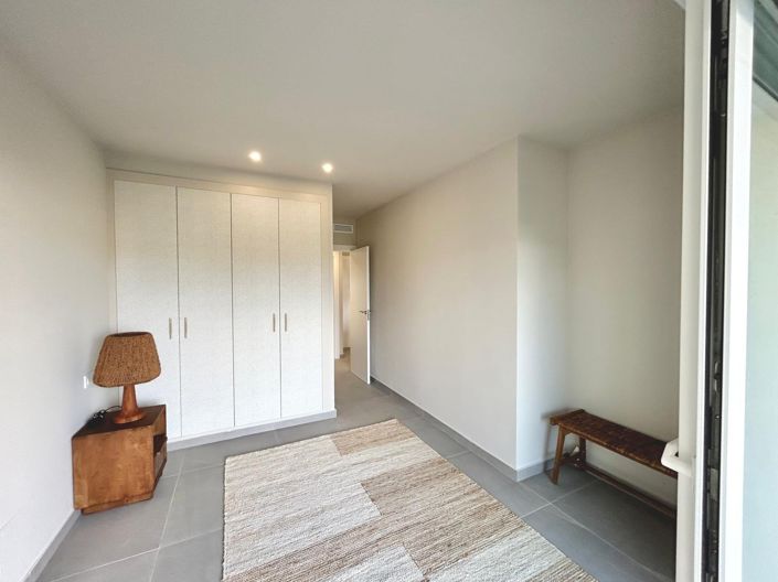 Image No.17-2 Bed Property for sale