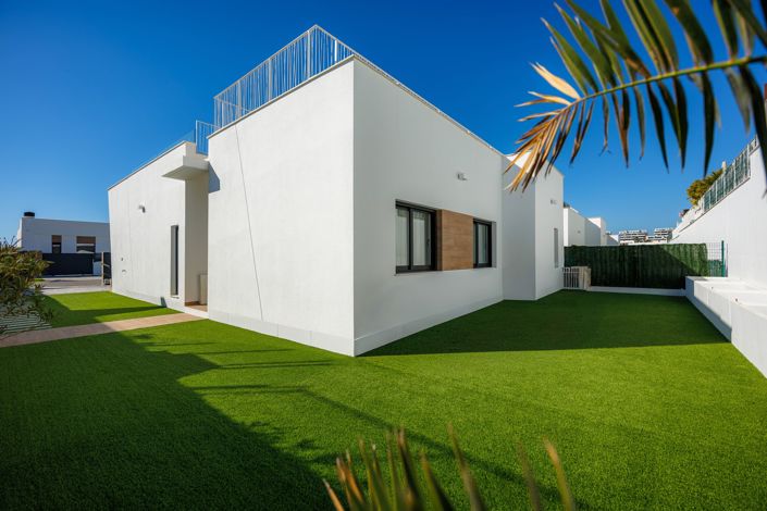 Image No.37-5 Bed Villa for sale