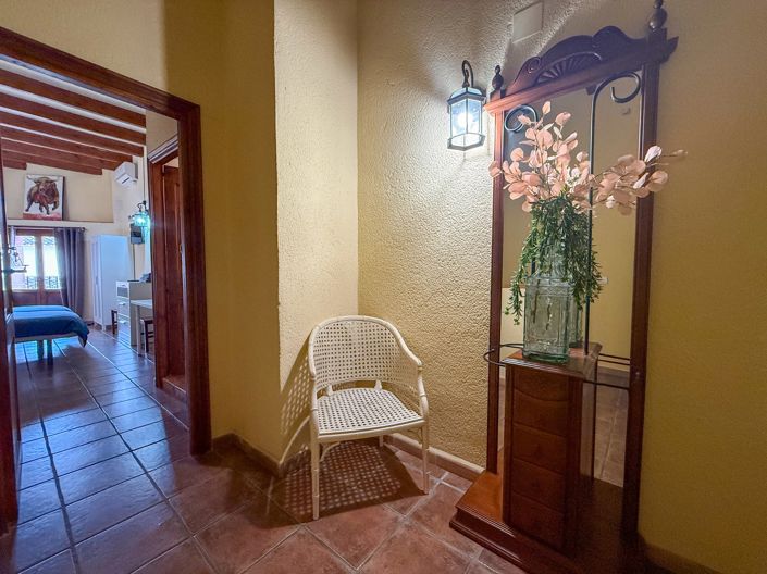 Image No.10-6 Bed Townhouse for sale