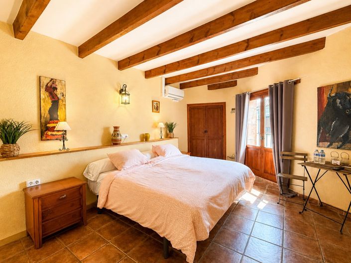 Image No.12-6 Bed Townhouse for sale