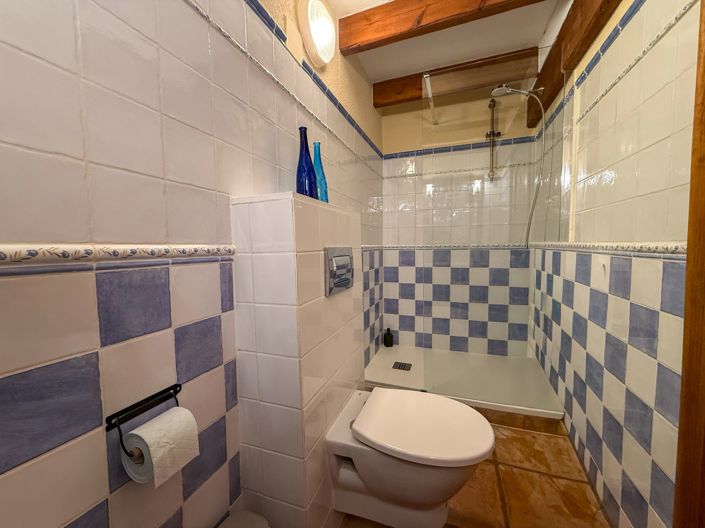 Image No.14-6 Bed Townhouse for sale