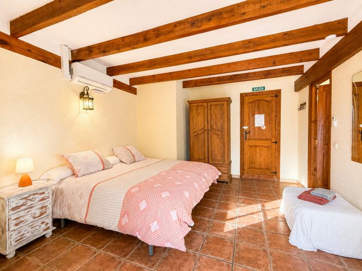 Image No.16-6 Bed Townhouse for sale
