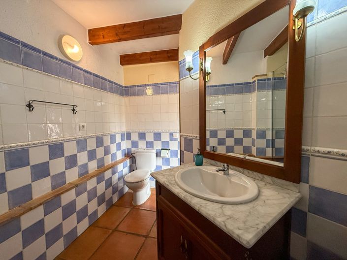 Image No.18-6 Bed Townhouse for sale